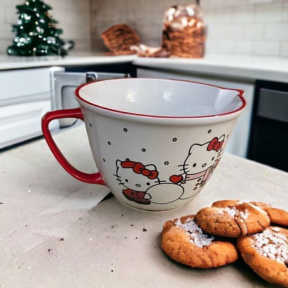 Hello Kitty Christmas Snow Kitty Mixing Bowl - Picture 4 of 7